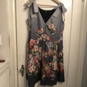 Bridesmaids style dress, hits above knee